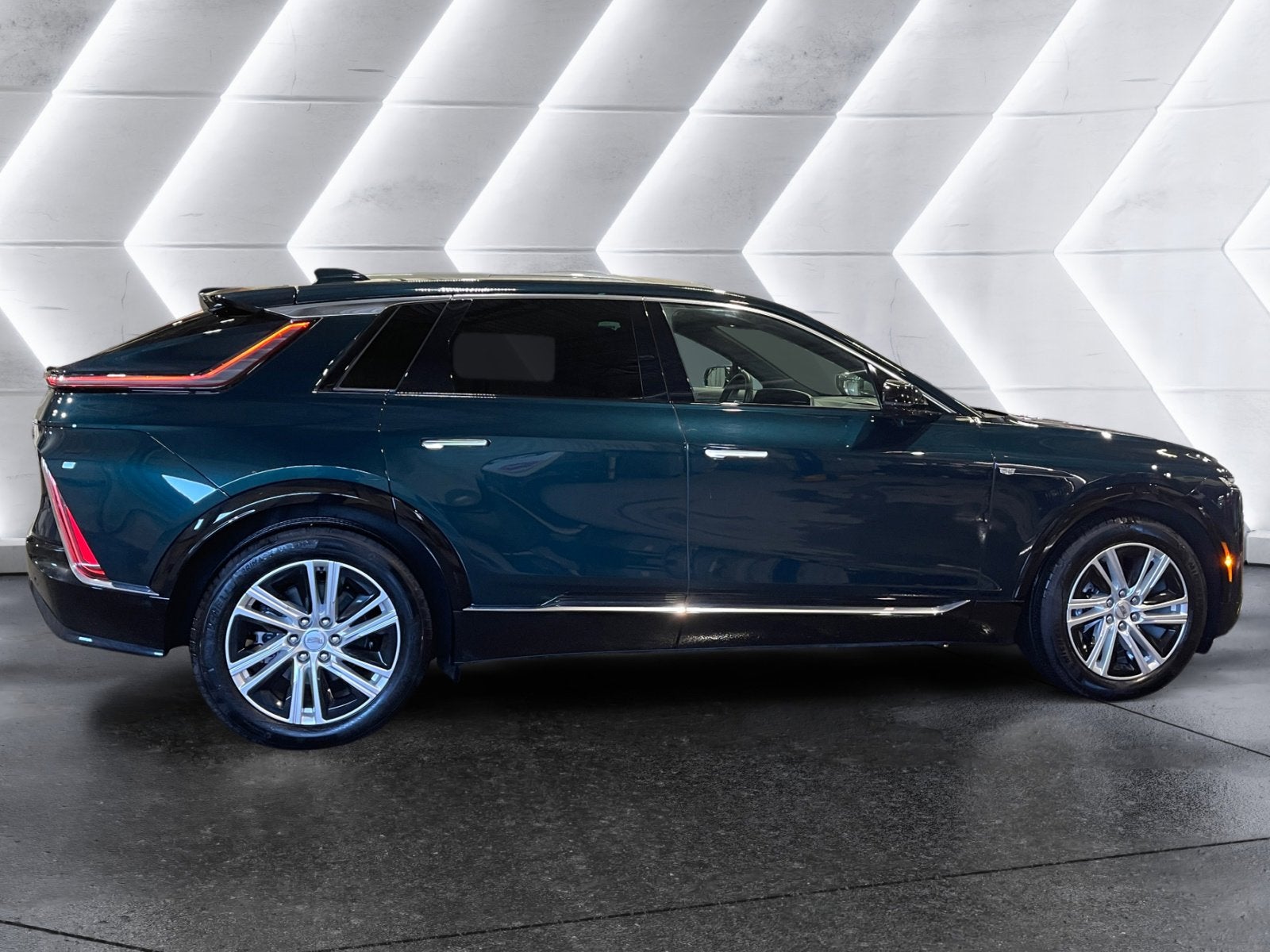 2024 Cadillac LYRIQ Tech