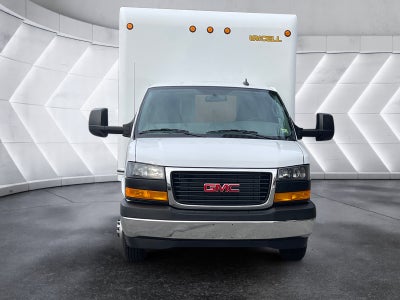 2026 GMC Savana Cutaway 3500 1WT Unicell 15 Ft Classic Cube