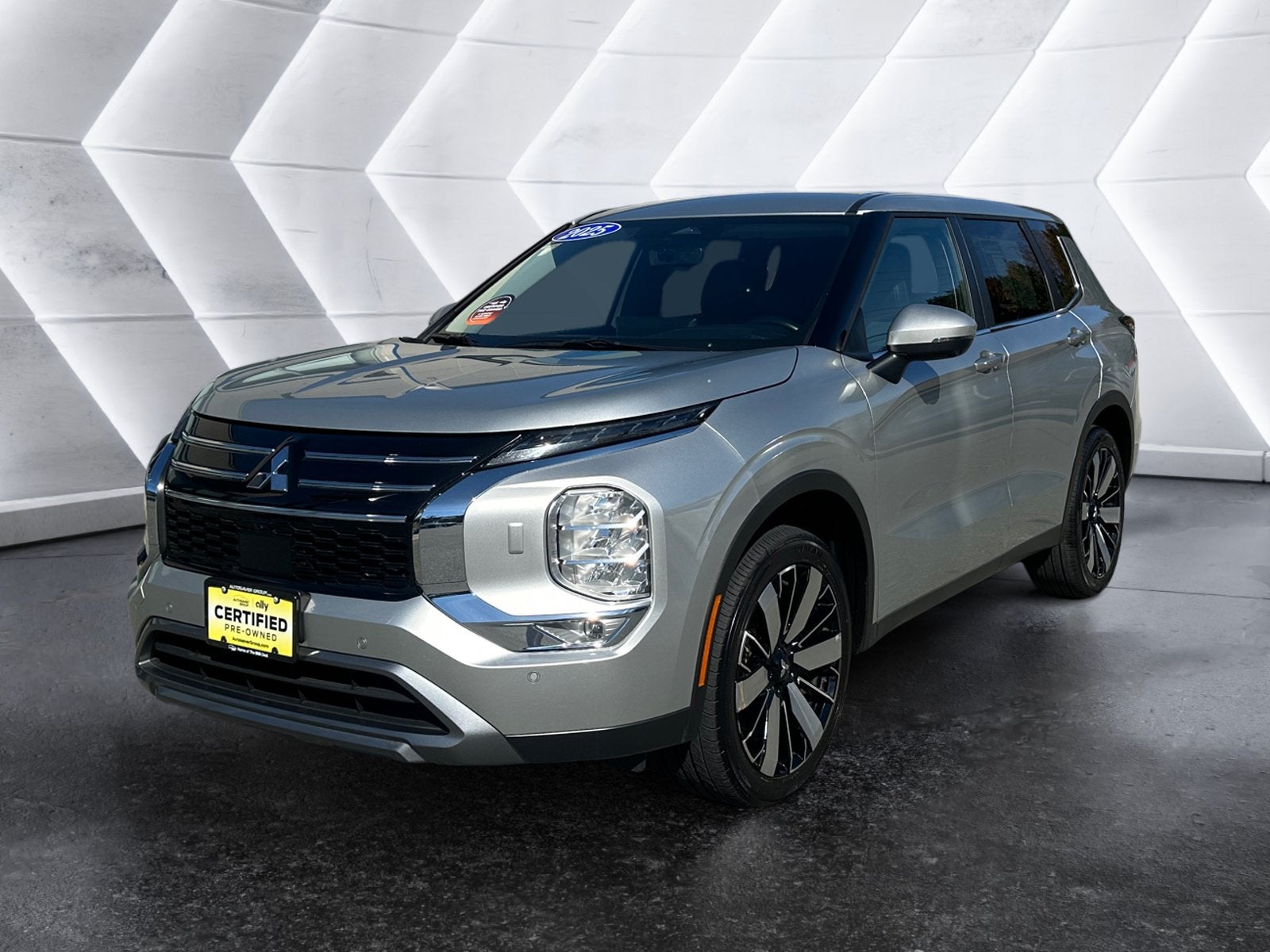 2025 Mitsubishi Outlander SE