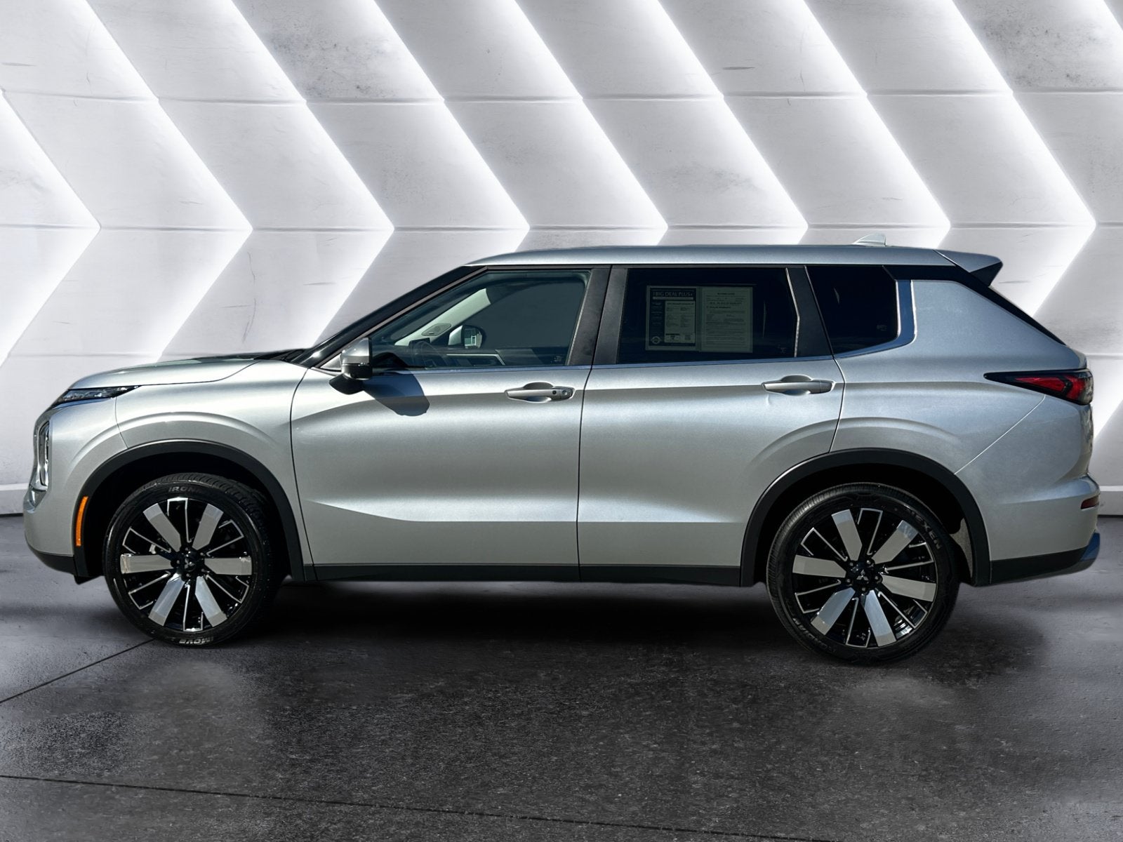 2025 Mitsubishi Outlander SE