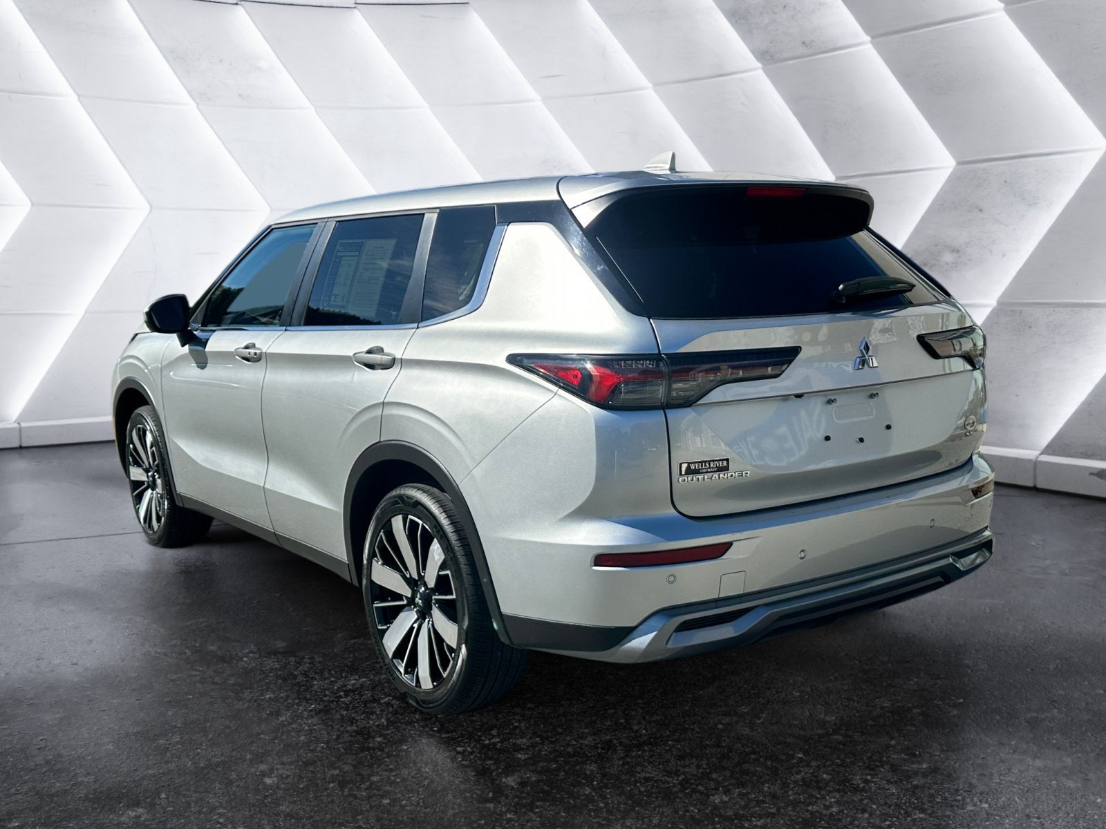 2025 Mitsubishi Outlander SE