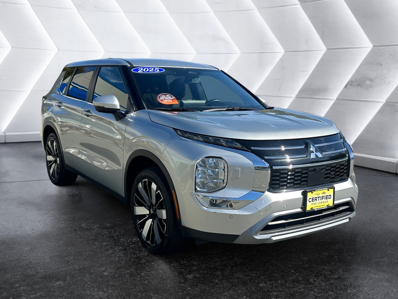 2025 Mitsubishi Outlander SE
