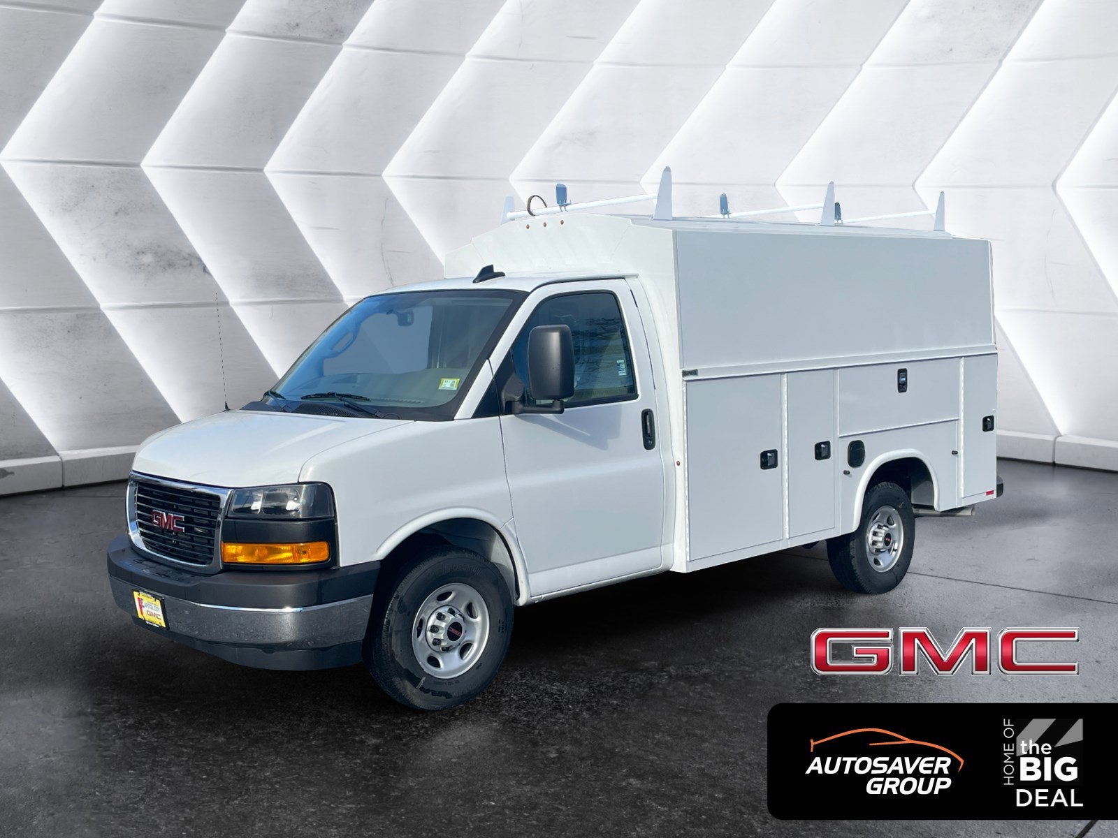 2025 GMC Savana Cutaway 3500 1WT