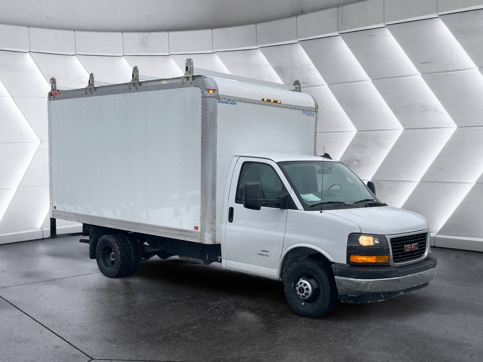 2024 GMC Savana Cutaway 4500 2WT Dejana 14 Ft. Duracube