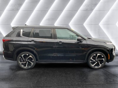 2022 Mitsubishi Outlander Base