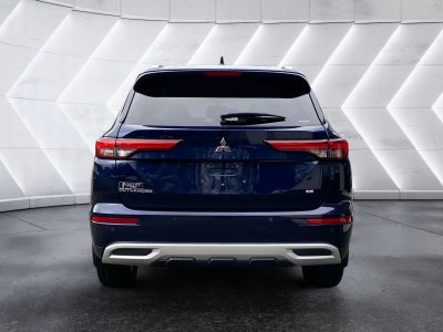 2022 Mitsubishi Outlander Base