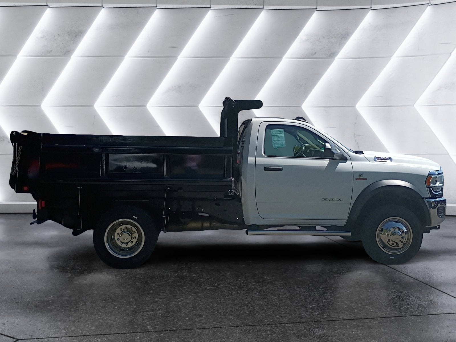 2019 RAM 5500 Chassis Cab Tradesman DUMP BODY