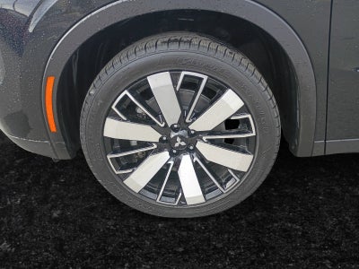 2025 Mitsubishi Outlander Base