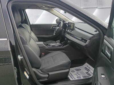 2025 Mitsubishi Outlander Base