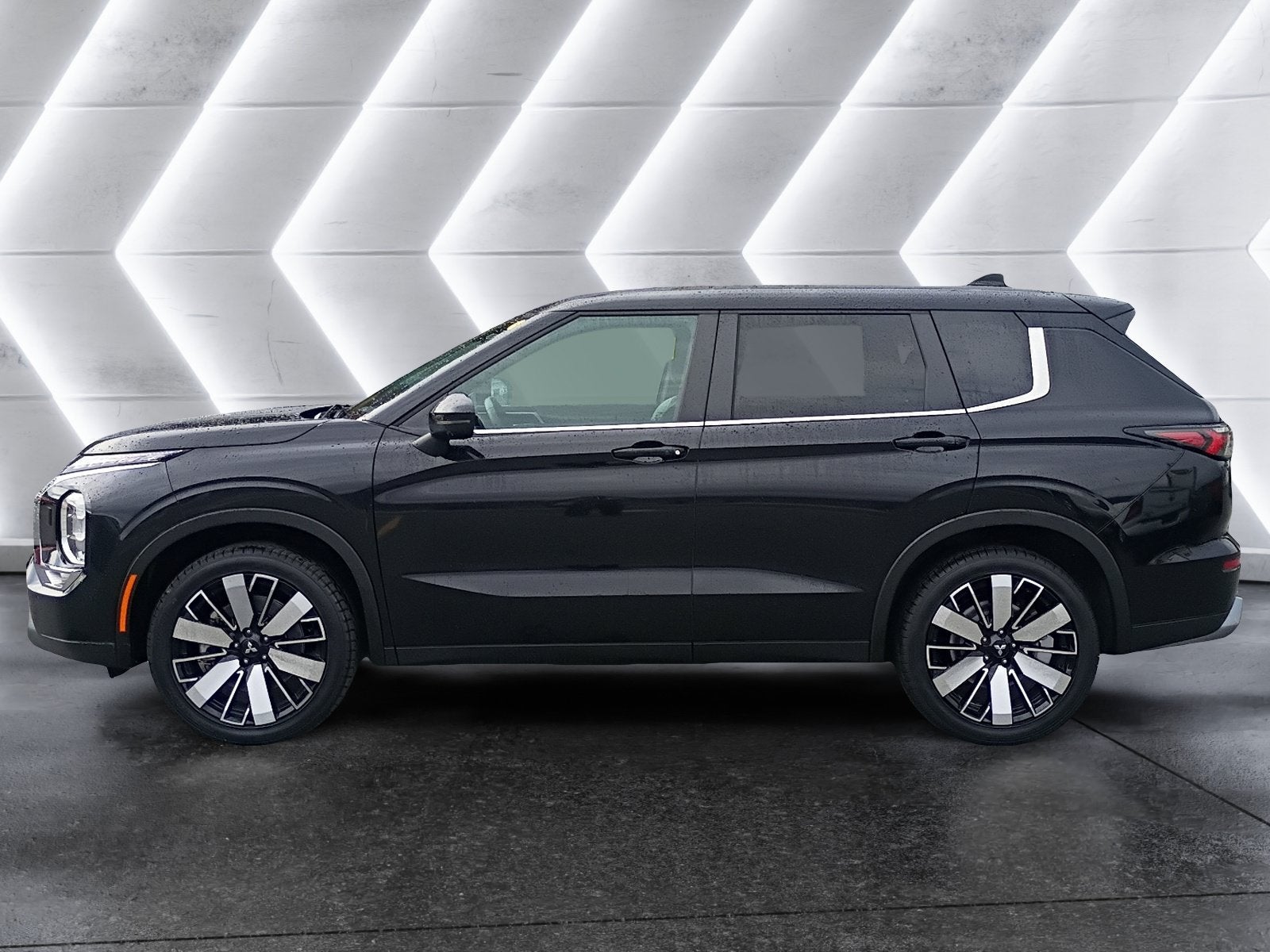2025 Mitsubishi Outlander Base